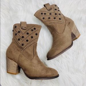 NEW Tierra tan star booties